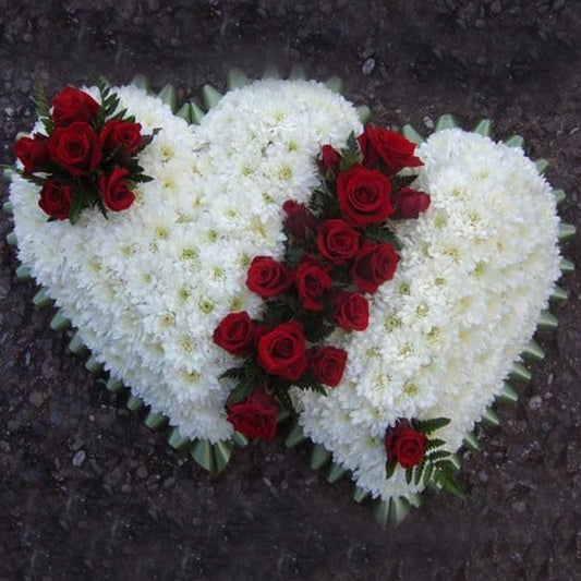 Double Closed Heart – White Based With Floral Spray